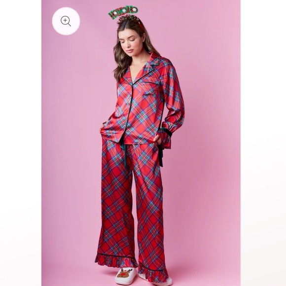 RARERAW RED CHRISTMAS PLAID SATIN 2 PIECE PAJAMA SET WITH VELVET TIES SIZE S - Picture 8 of 9